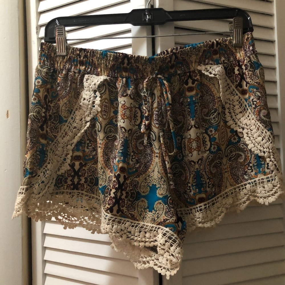 Banana lemon pull on colorful beachy shorts size is unknown